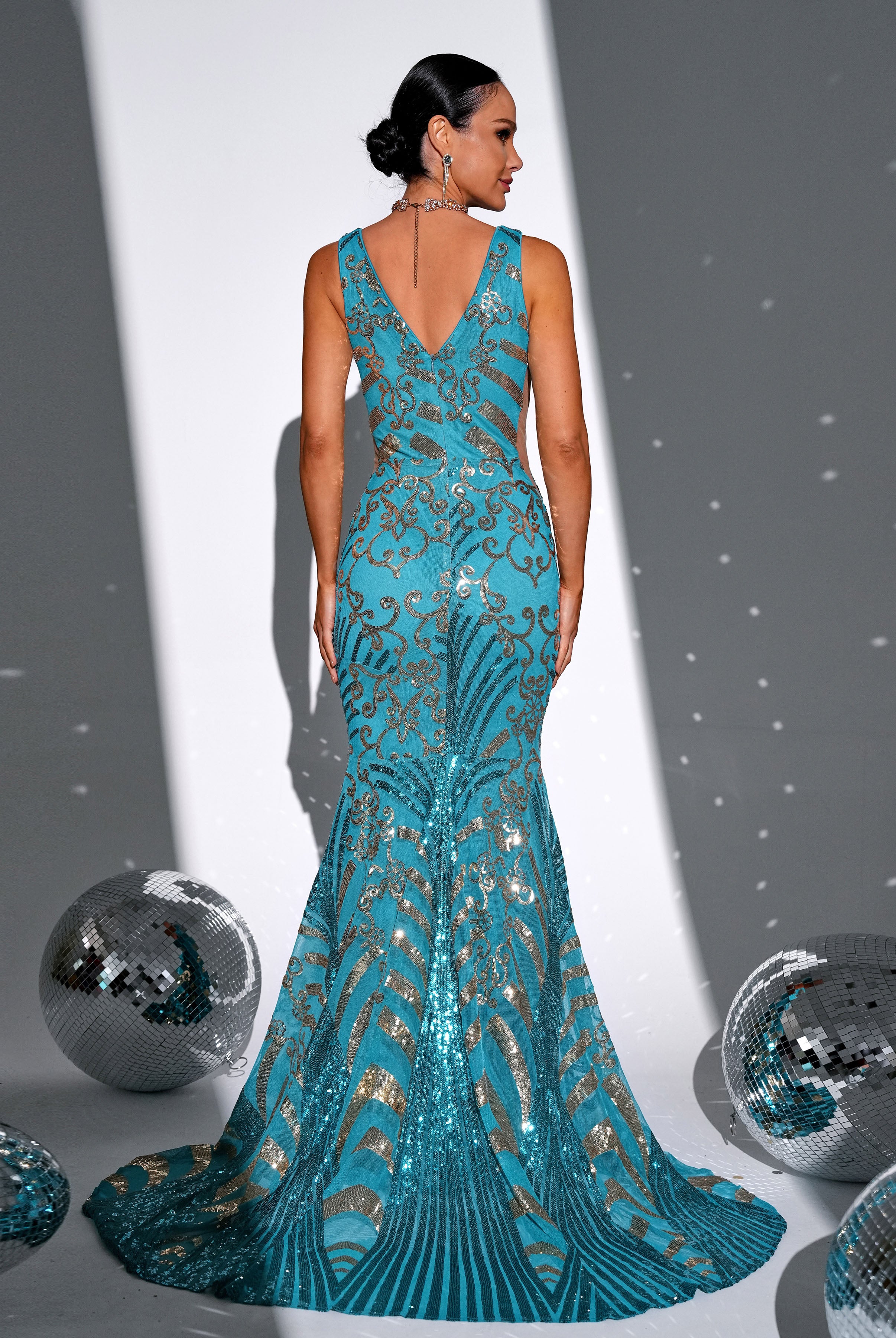 Cutout Deep V-neck Mermaid Sequin Formal Dress RM21600