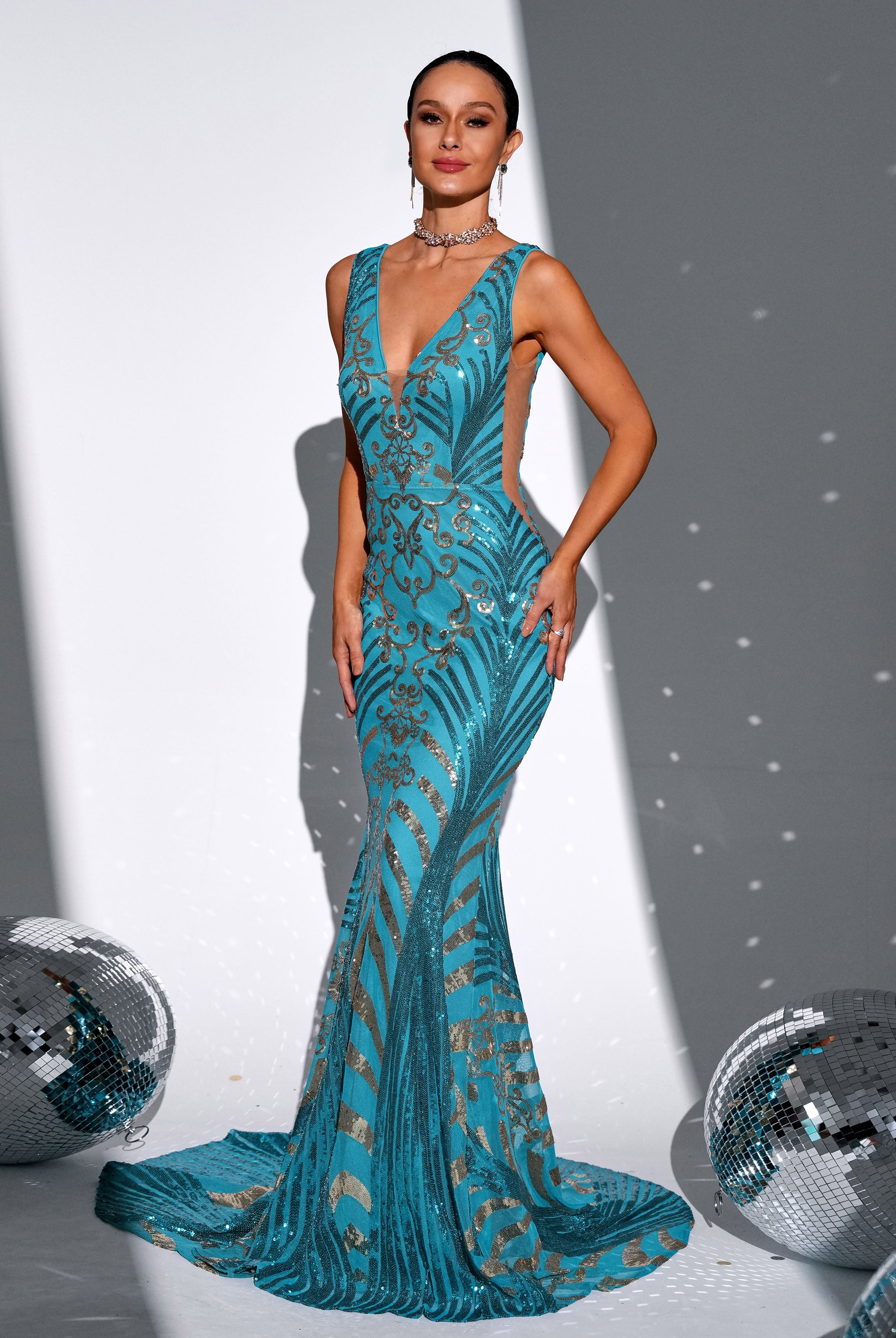 Cutout Deep V-neck Mermaid Sequin Formal Dress RM21600