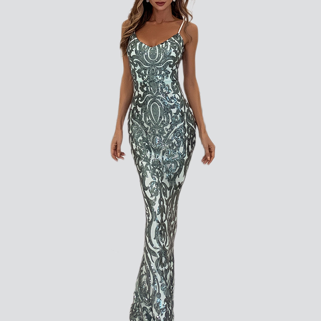 Maxi-Abschlussballkleid im Meerjungfrau-Stil mit V-Ausschnitt und Pailletten im Meerjungfrau-Stil M0808